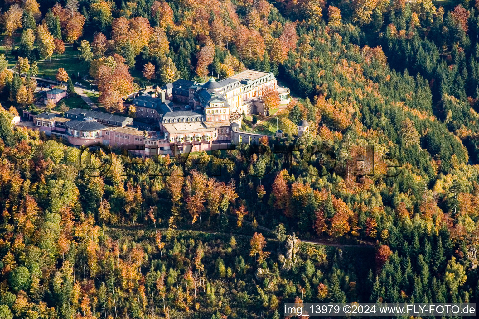 Schrägluftbild von Bühler Höhe in Bühlertal im Bundesland Baden-Württemberg, Deutschland