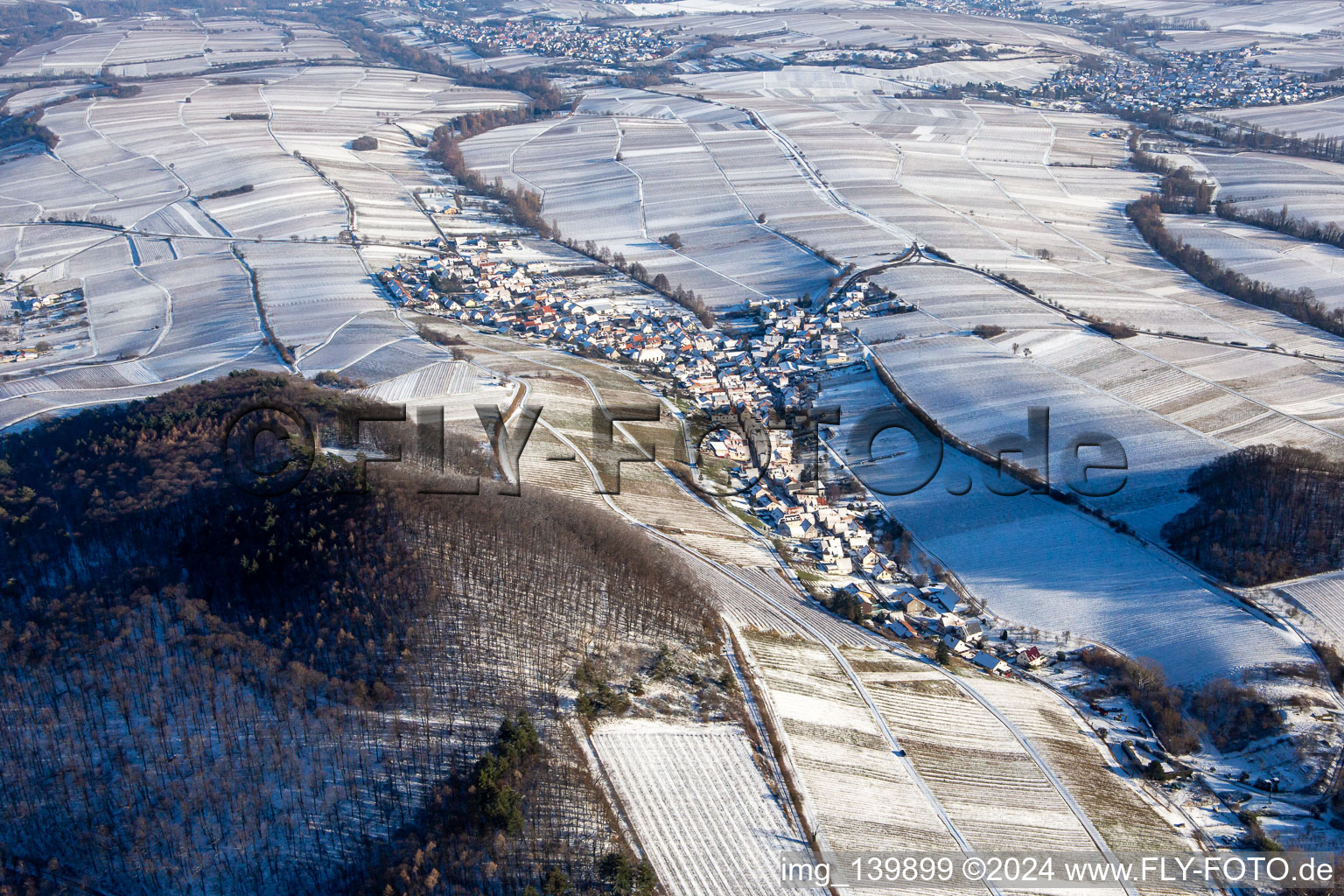 Luftbild von Aus Westen im Winter bei Schnee in Ranschbach im Bundesland Rheinland-Pfalz, Deutschland