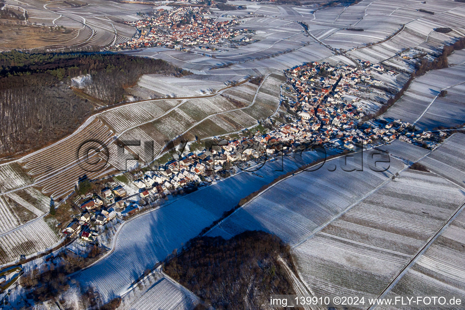 Luftbild von Von Südwesten im Winter bei Schnee in Ranschbach im Bundesland Rheinland-Pfalz, Deutschland