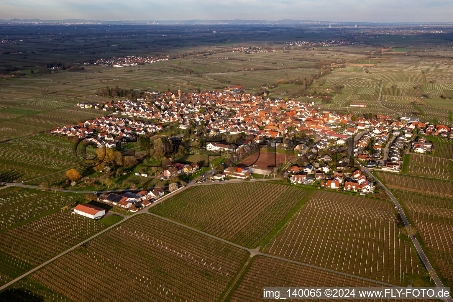 Luftbild von Von Westen im Ortsteil Nußdorf in Landau in der Pfalz im Bundesland Rheinland-Pfalz, Deutschland