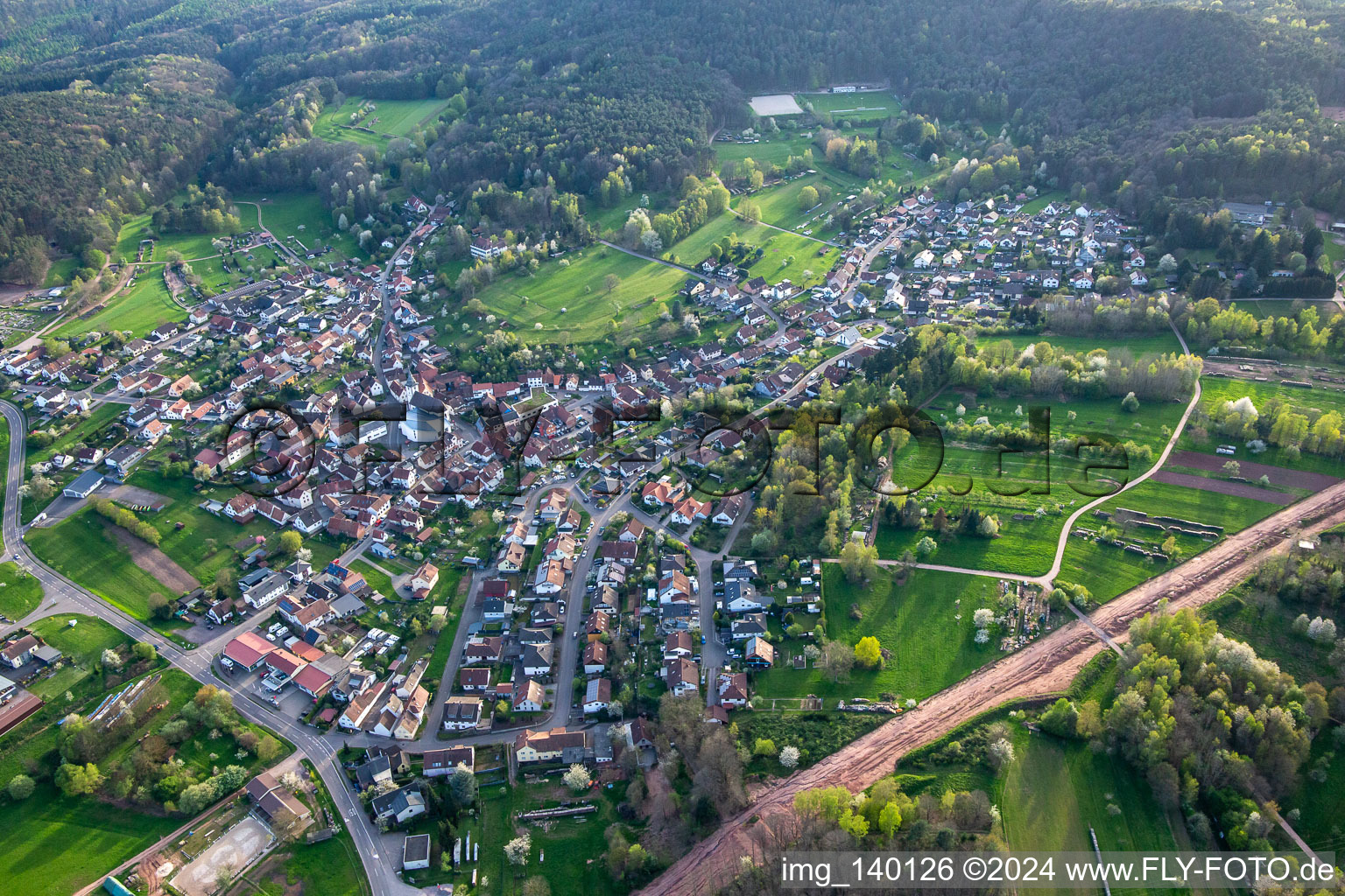 Luftbild von Von Norden im Ortsteil Gossersweiler in Gossersweiler-Stein im Bundesland Rheinland-Pfalz, Deutschland