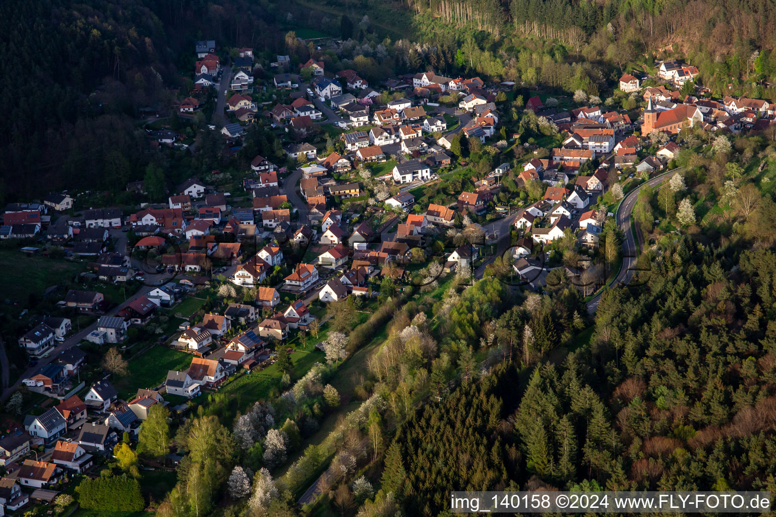 Lug im Bundesland Rheinland-Pfalz, Deutschland von der Drohne aus gesehen