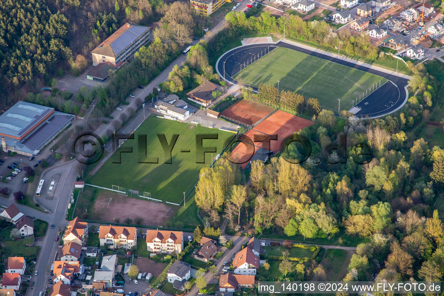 Sportplätze des SC 1919 Hauenstein im Bundesland Rheinland-Pfalz, Deutschland