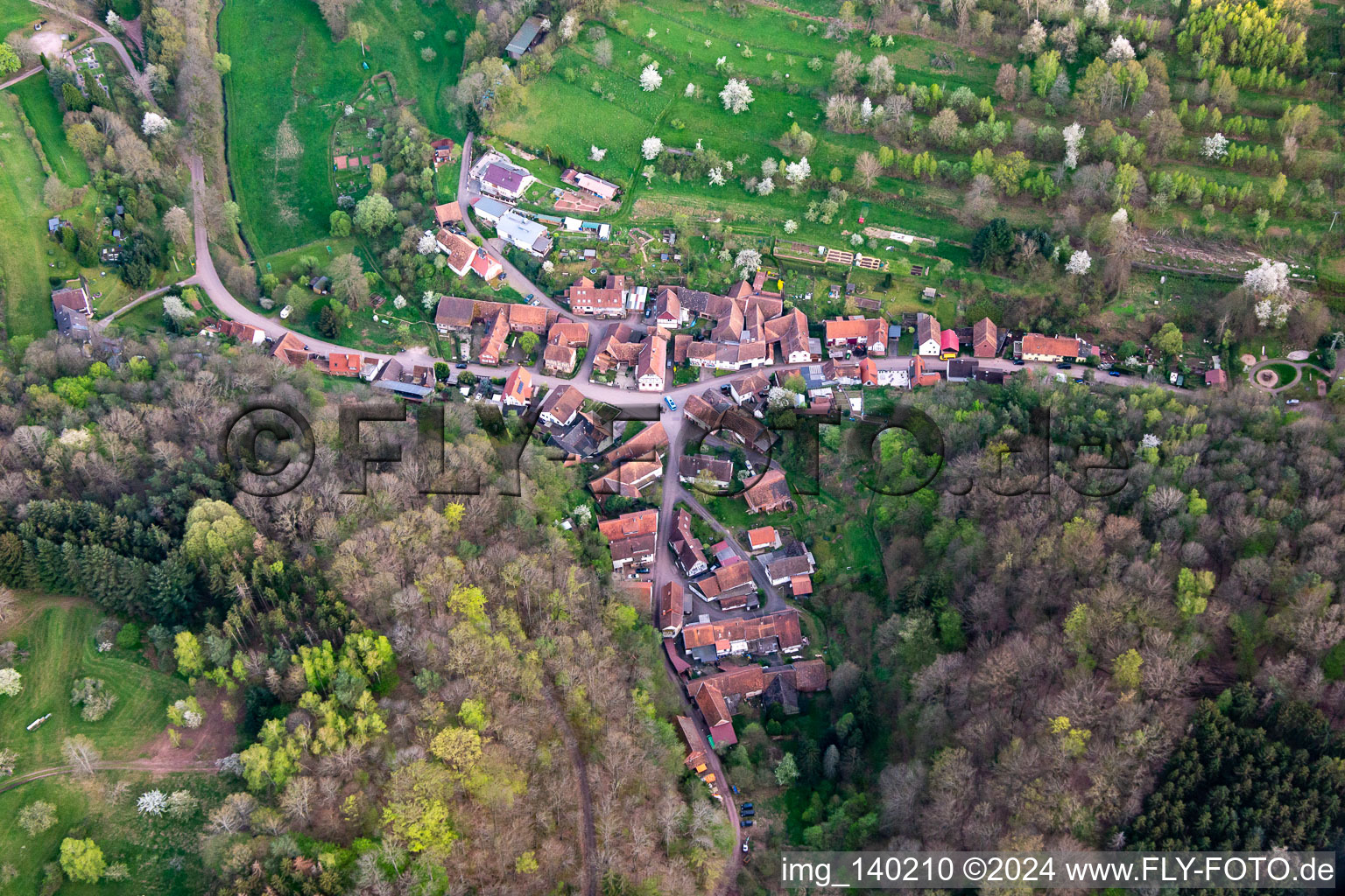 Von Norden in Oberschlettenbach im Bundesland Rheinland-Pfalz, Deutschland