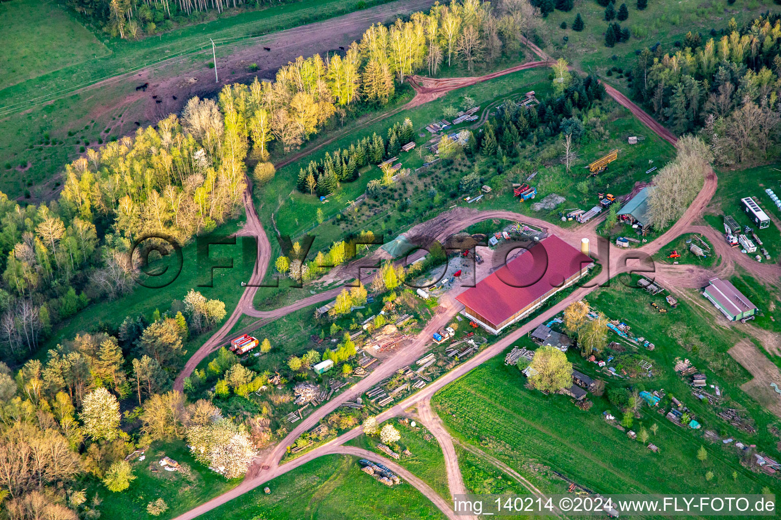 Luftaufnahme von Aussiedlerhof in Oberschlettenbach im Bundesland Rheinland-Pfalz, Deutschland