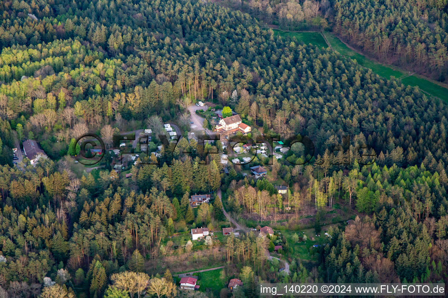 Camping und Naturfreundehaus Bethof in Vorderweidenthal im Bundesland Rheinland-Pfalz, Deutschland