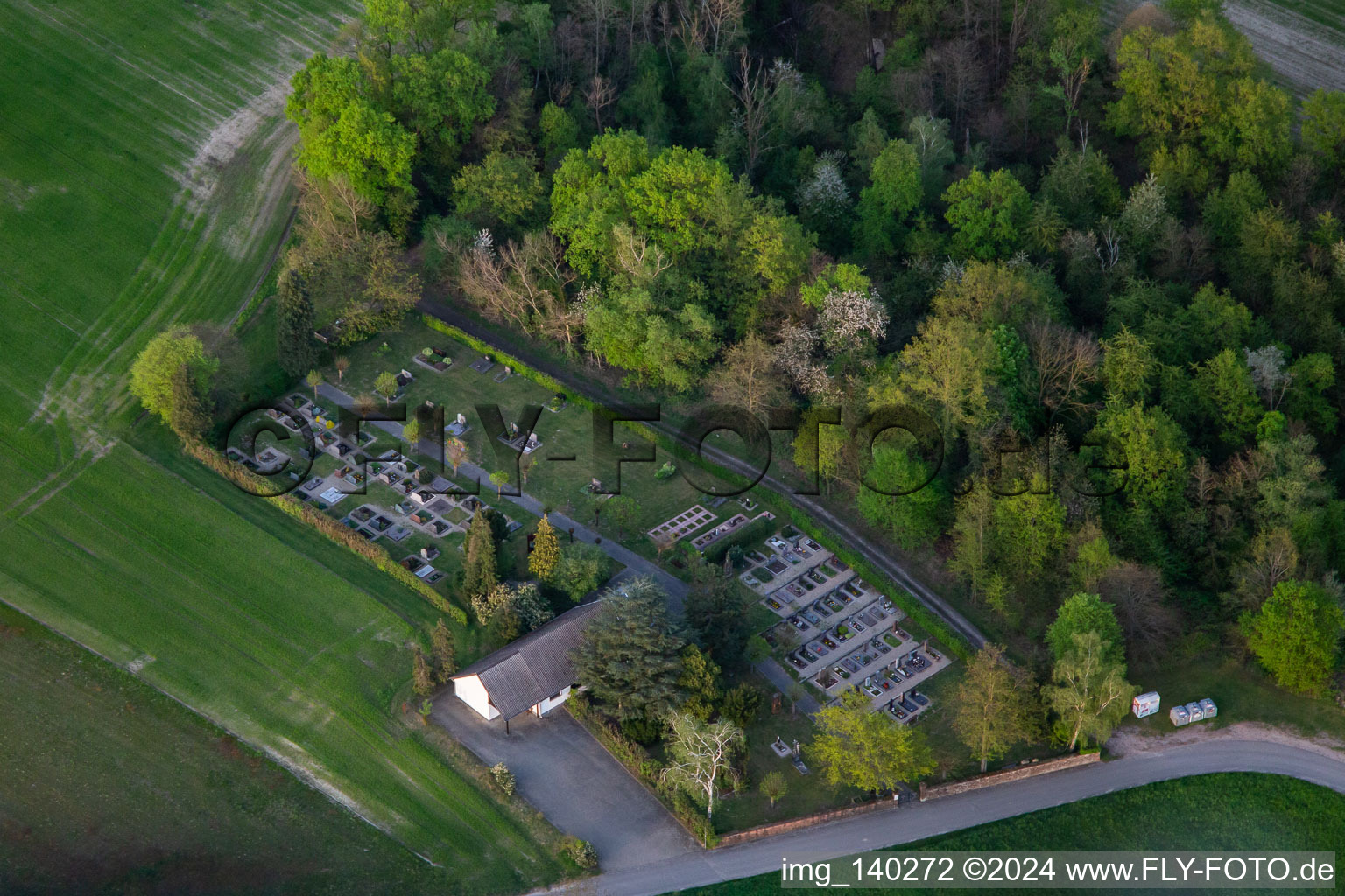 Friedhof in Barbelroth im Bundesland Rheinland-Pfalz, Deutschland