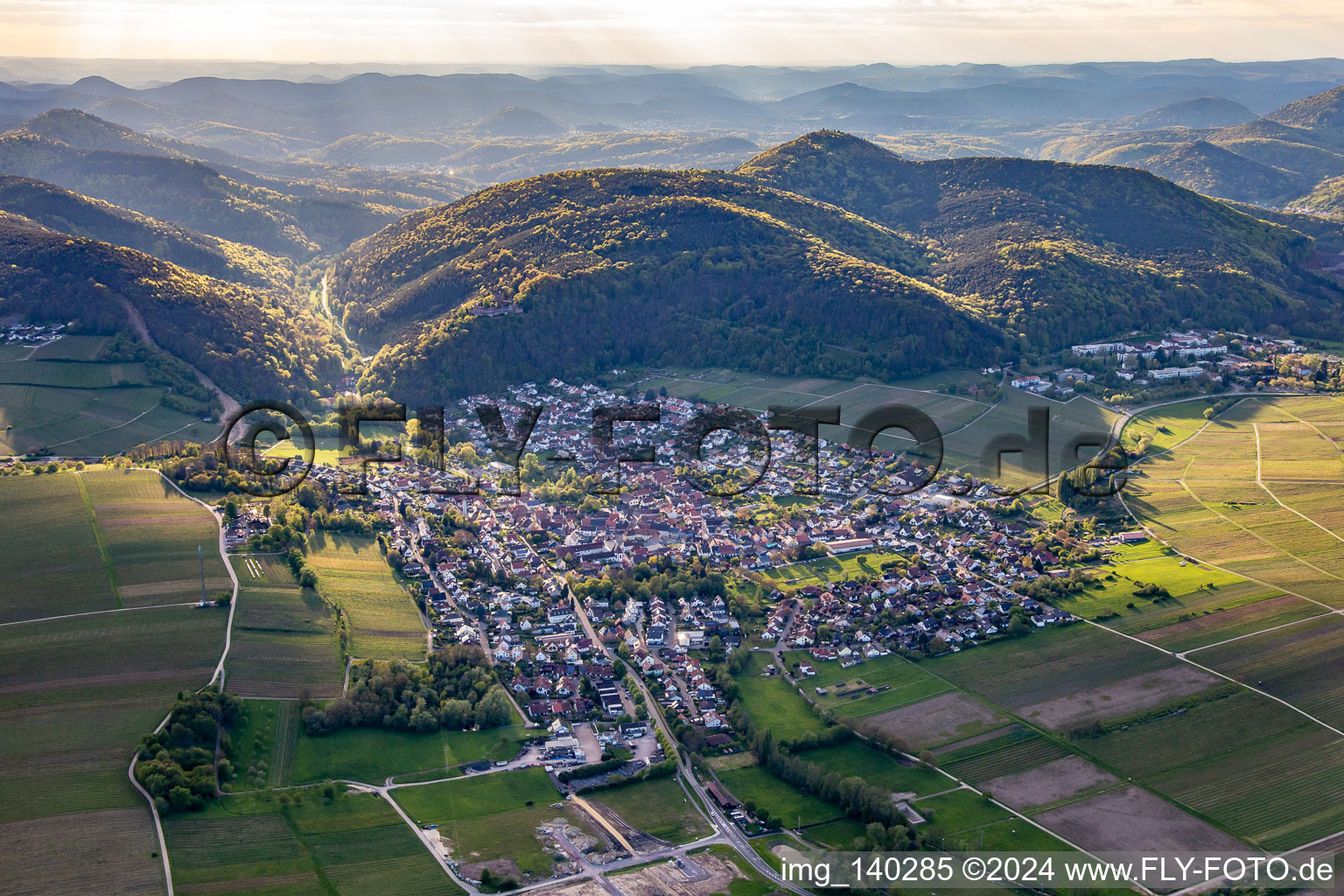 Von Osten in Klingenmünster im Bundesland Rheinland-Pfalz, Deutschland