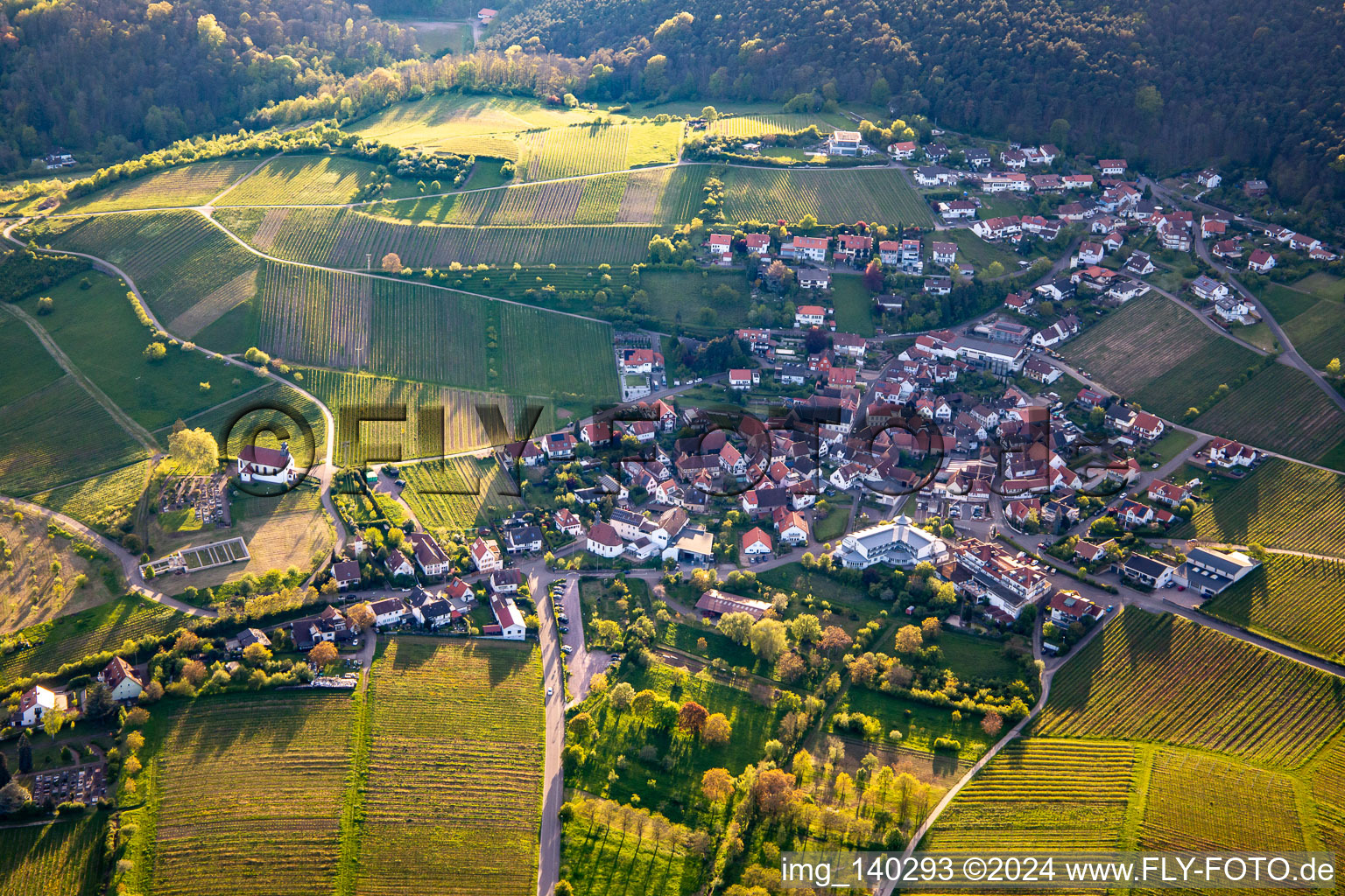 Südpfalzterassen im Ortsteil Gleiszellen in Gleiszellen-Gleishorbach im Bundesland Rheinland-Pfalz, Deutschland