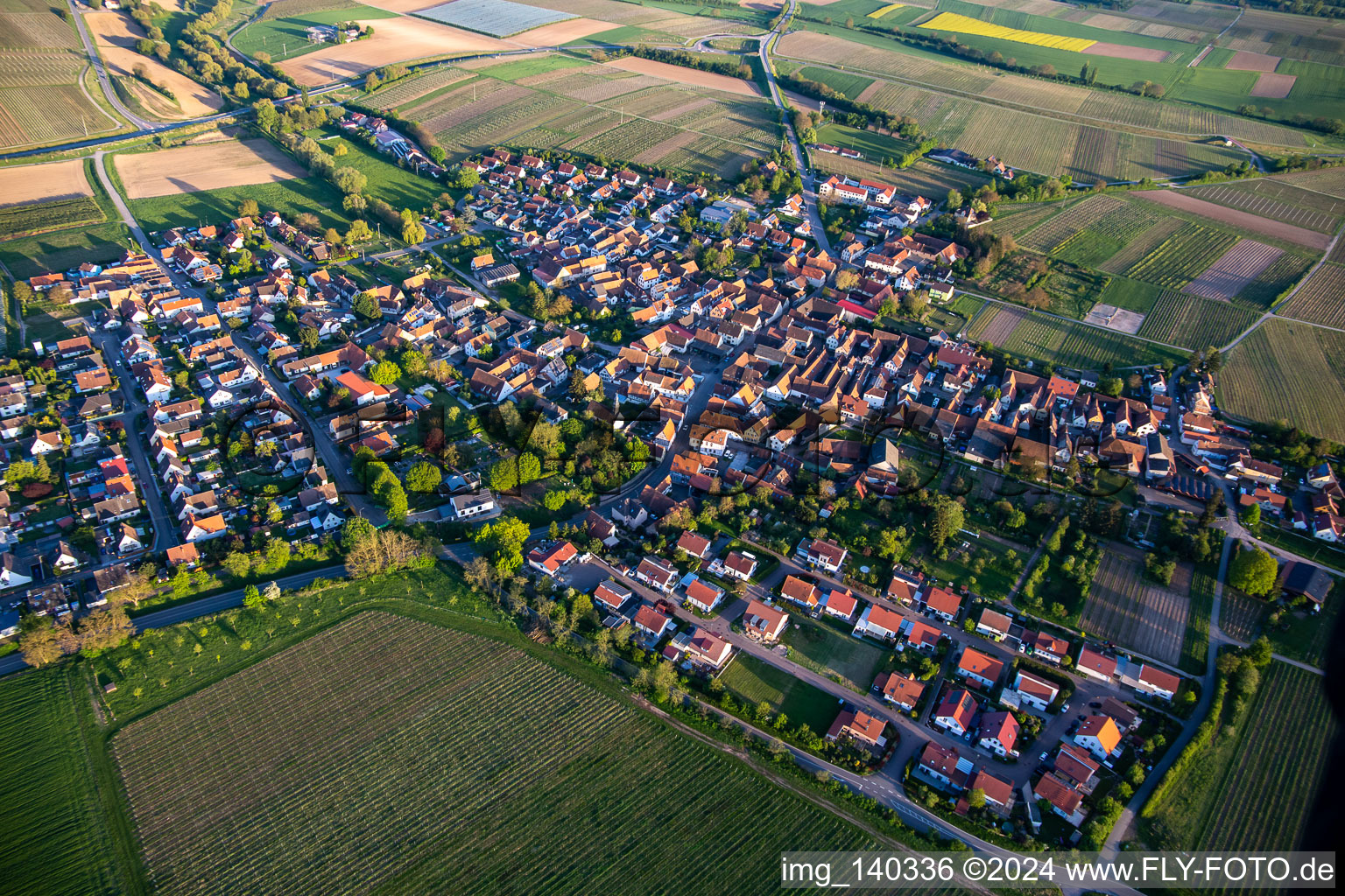 Luftbild von Impflingen von Norden im Bundesland Rheinland-Pfalz, Deutschland