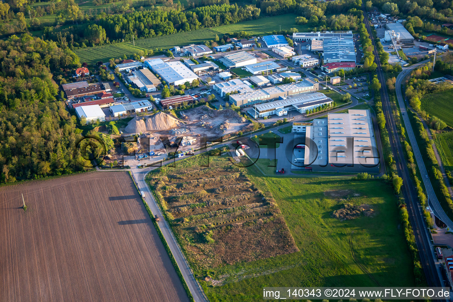 Industriegebiet Große Ahlmühle von Norden in Rohrbach im Bundesland Rheinland-Pfalz, Deutschland