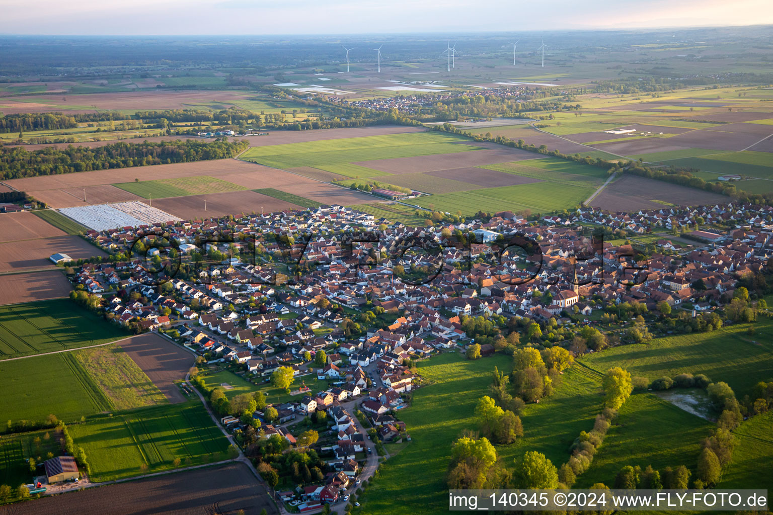 Steinweiler von Nordosten im Bundesland Rheinland-Pfalz, Deutschland