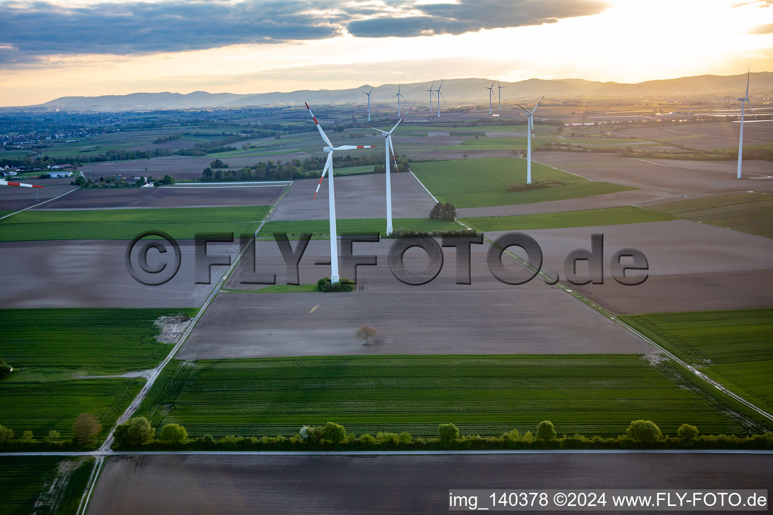 Luftbild von Windpark Minfeld im Bundesland Rheinland-Pfalz, Deutschland