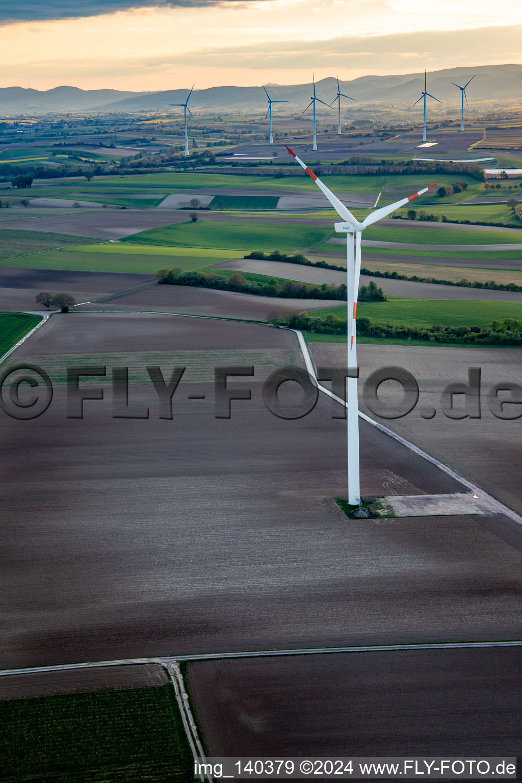 Luftaufnahme von Windpark Minfeld im Bundesland Rheinland-Pfalz, Deutschland