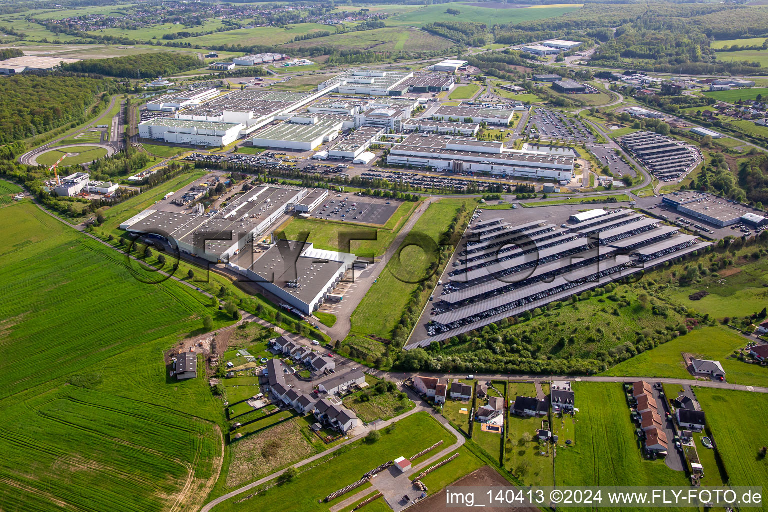 Luftaufnahme von MAHLE Behr France Hambach S.A.S im Bundesland Moselle, Frankreich