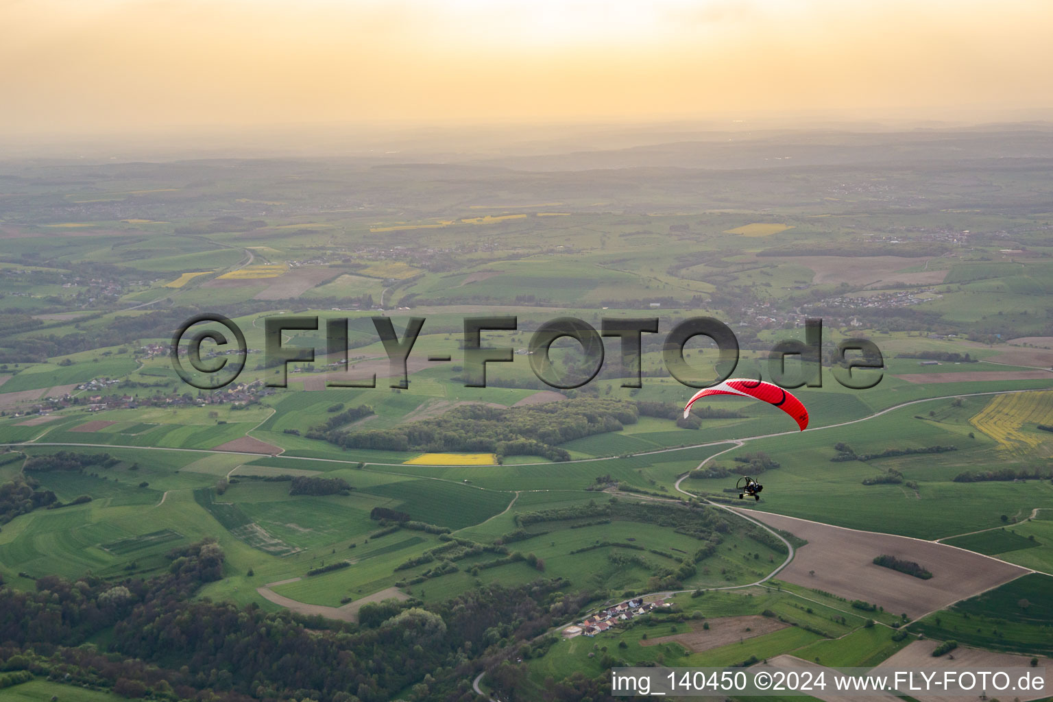 Paramotor in Lengelsheim im Bundesland Moselle, Frankreich