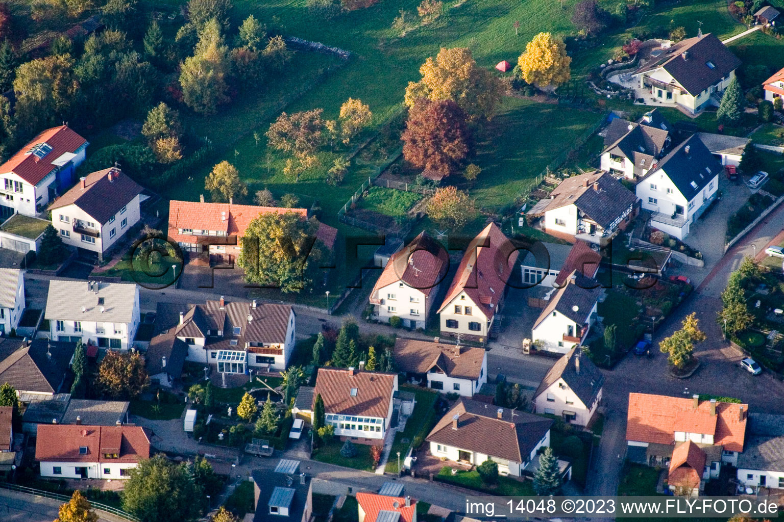 Ortsteil Schöllbronn in Ettlingen im Bundesland Baden-Württemberg, Deutschland von einer Drohne aus