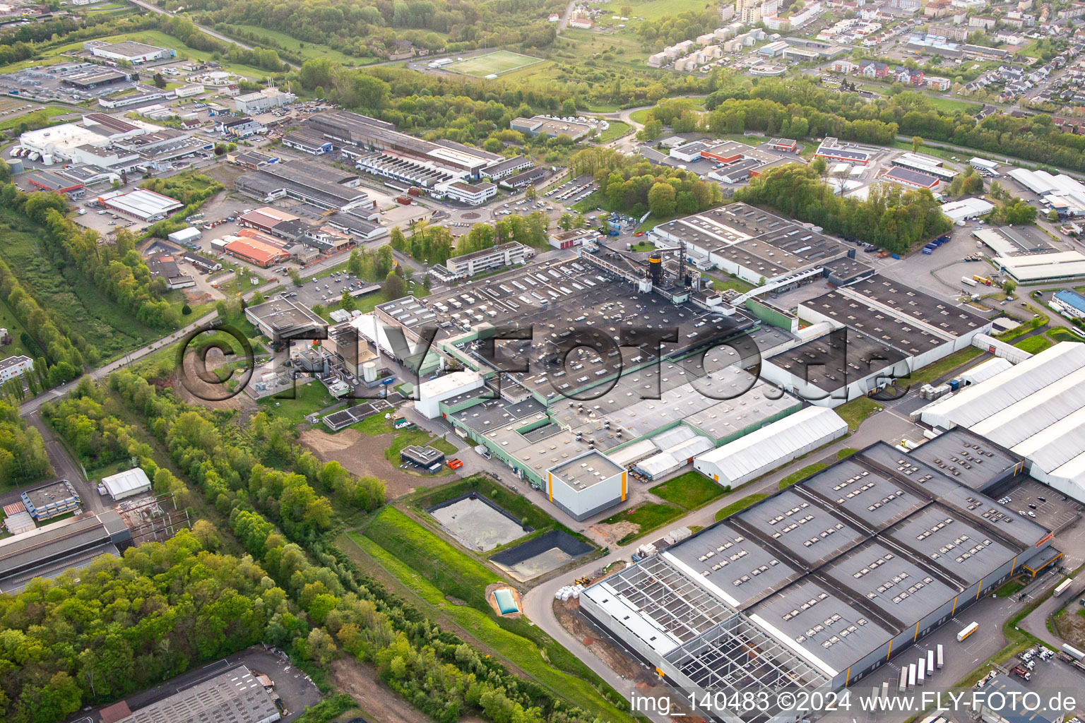 Continental France im Ortsteil Zone Industrielle du Grand Bois Fayencerie in Saargemünd im Bundesland Moselle, Frankreich