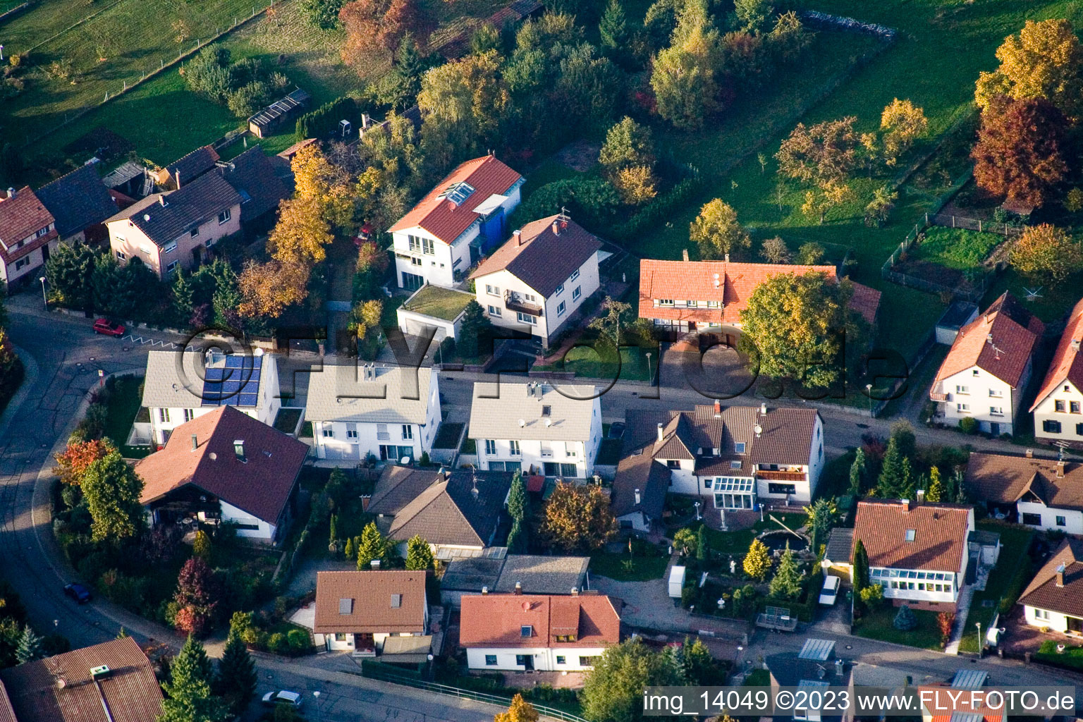 Ortsteil Schöllbronn in Ettlingen im Bundesland Baden-Württemberg, Deutschland von der Drohne aus gesehen
