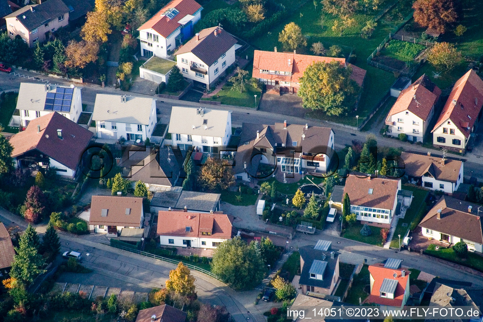 Luftaufnahme von Ortsteil Schöllbronn in Ettlingen im Bundesland Baden-Württemberg, Deutschland