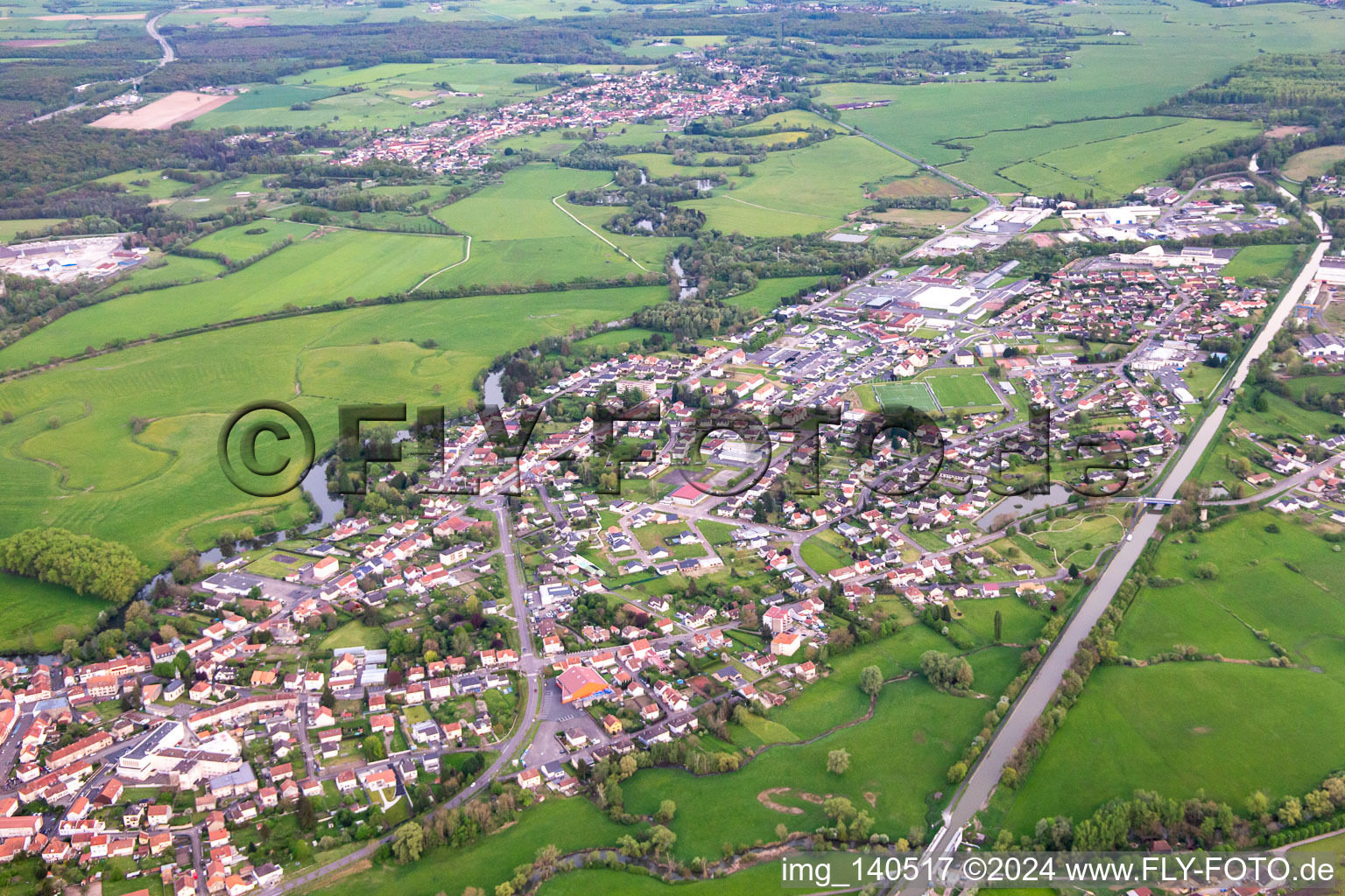 Sarralbe von Nordwesten im Bundesland Moselle, Frankreich