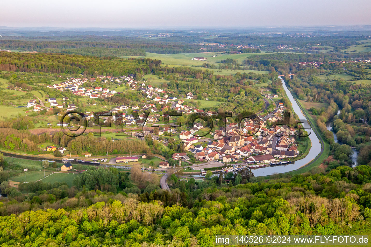 Von Süden in Wittring im Bundesland Moselle, Frankreich