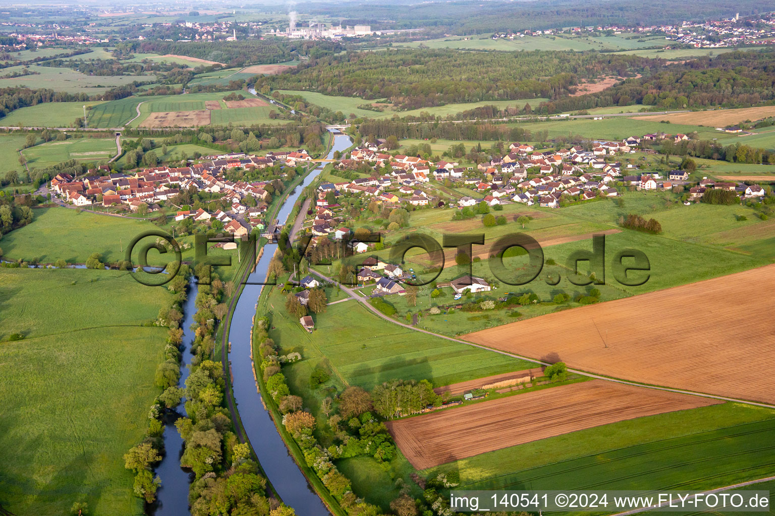 Von Nordosten in Herbitzheim im Bundesland Bas-Rhin, Frankreich