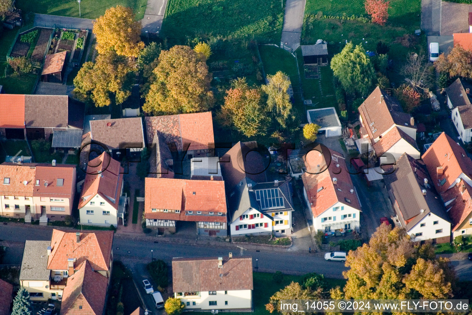 Ortsteil Schöllbronn in Ettlingen im Bundesland Baden-Württemberg, Deutschland aus der Luft