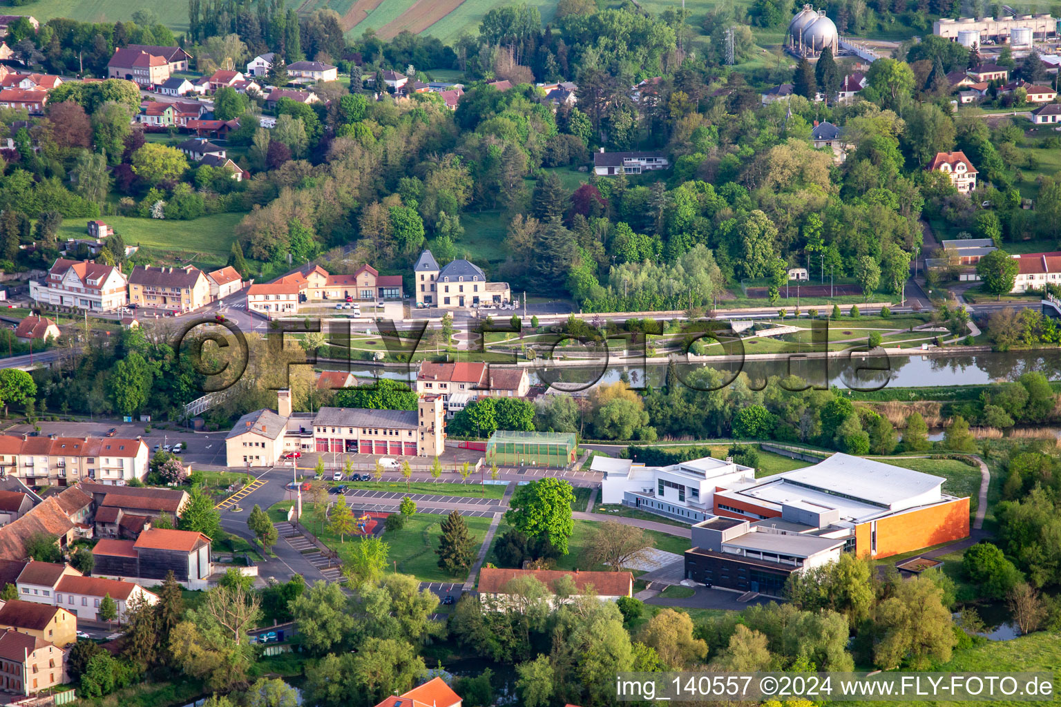 Parcours des cigognes / Storchenpromenade am Canal des Houillères de la Sarre in Sarralbe im Bundesland Moselle, Frankreich