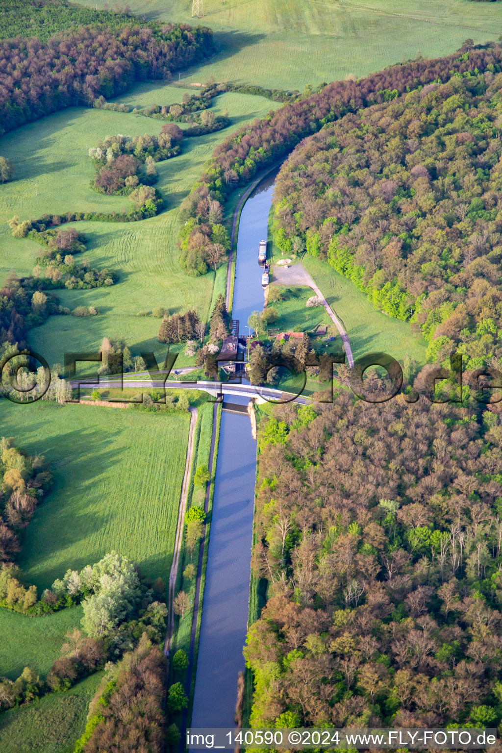 Ecluse N° 15 Vibersviller am Canal des Houillères de la Sarre im Bundesland Moselle, Frankreich