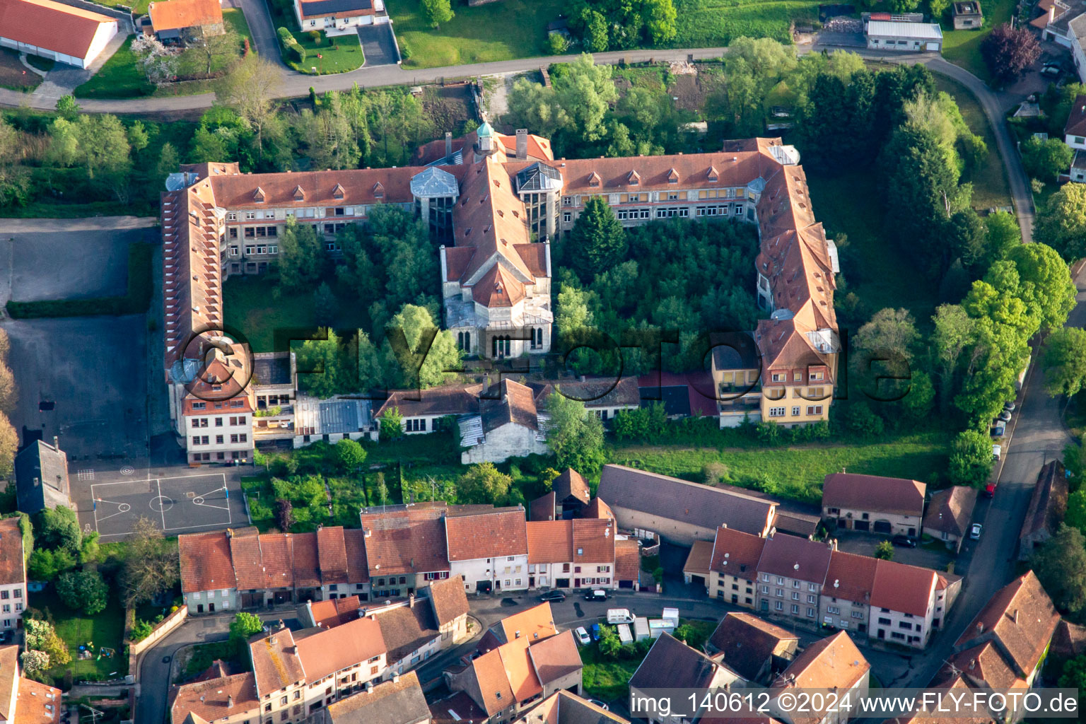 Luftaufnahme von Fénétrange im Bundesland Moselle, Frankreich