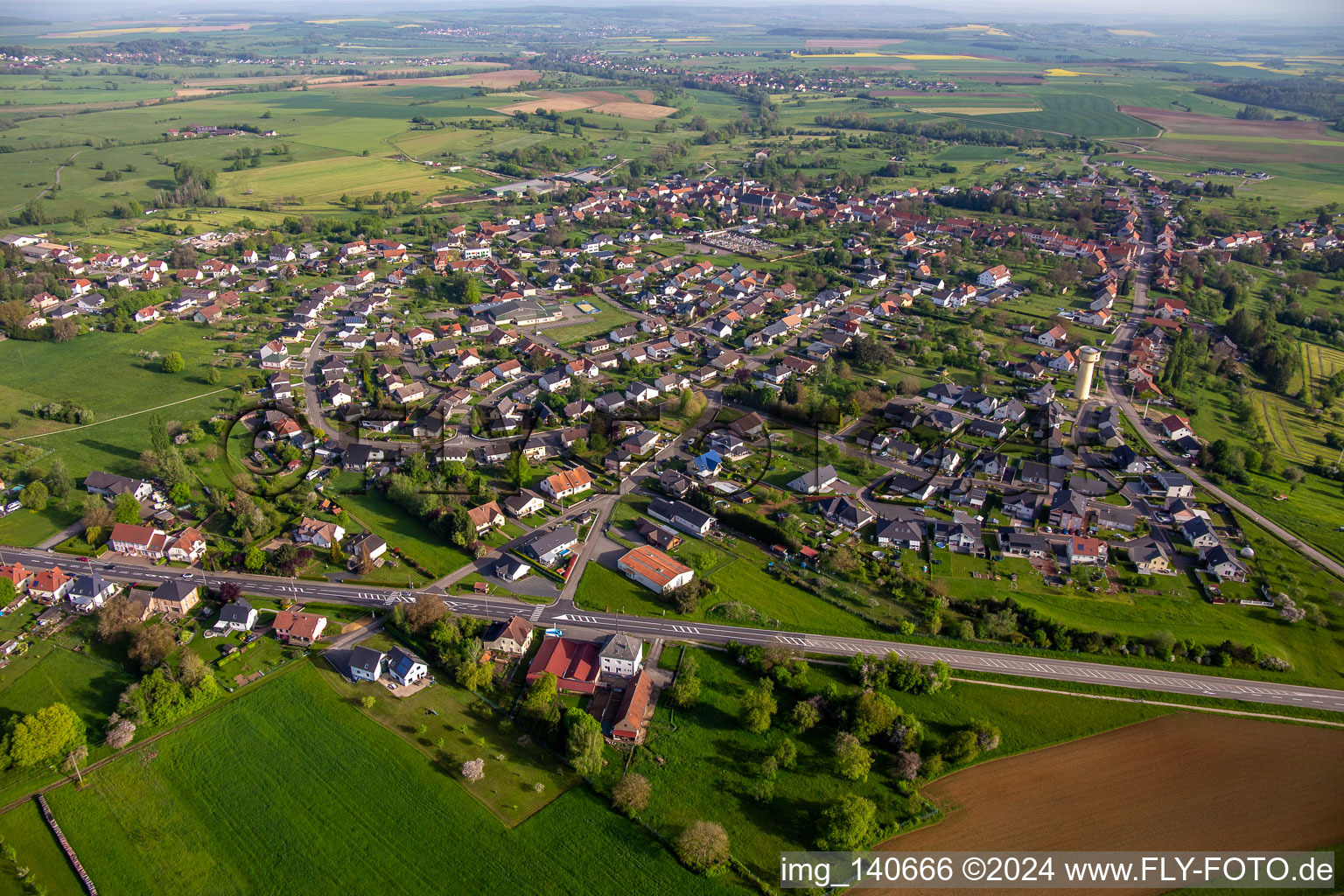 Petit-Réderching von Süden im Bundesland Moselle, Frankreich