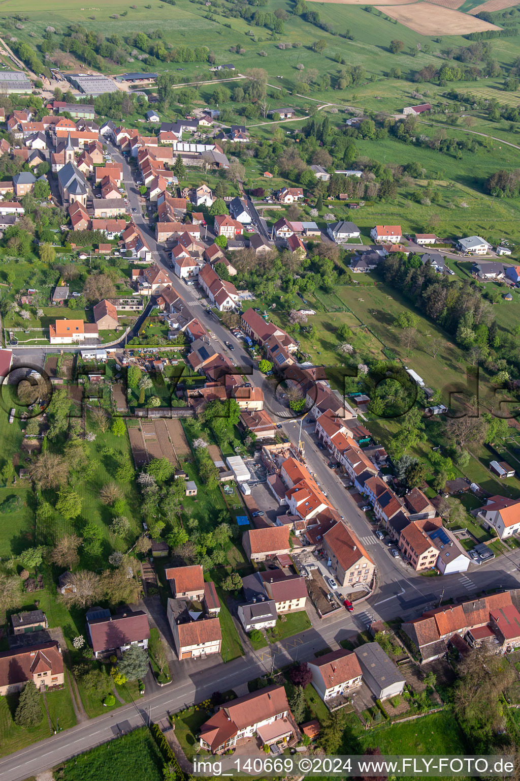 Rue Sainte-Croix in Petit-Réderching im Bundesland Moselle, Frankreich