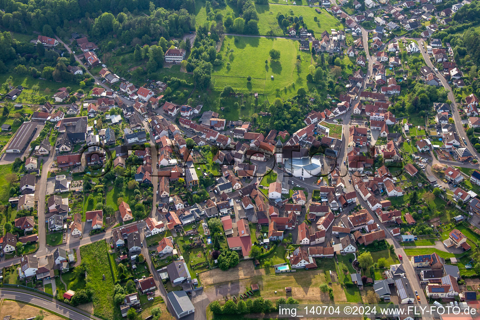 Luftaufnahme von Gossersweiler von Osten in Gossersweiler-Stein im Bundesland Rheinland-Pfalz, Deutschland