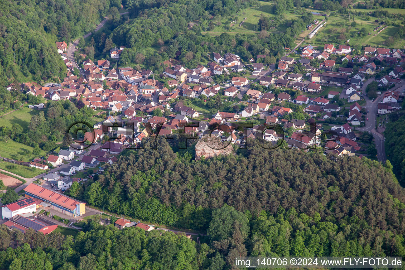 Engelsmannsfelsen im Ortsteil Gossersweiler in Gossersweiler-Stein im Bundesland Rheinland-Pfalz, Deutschland