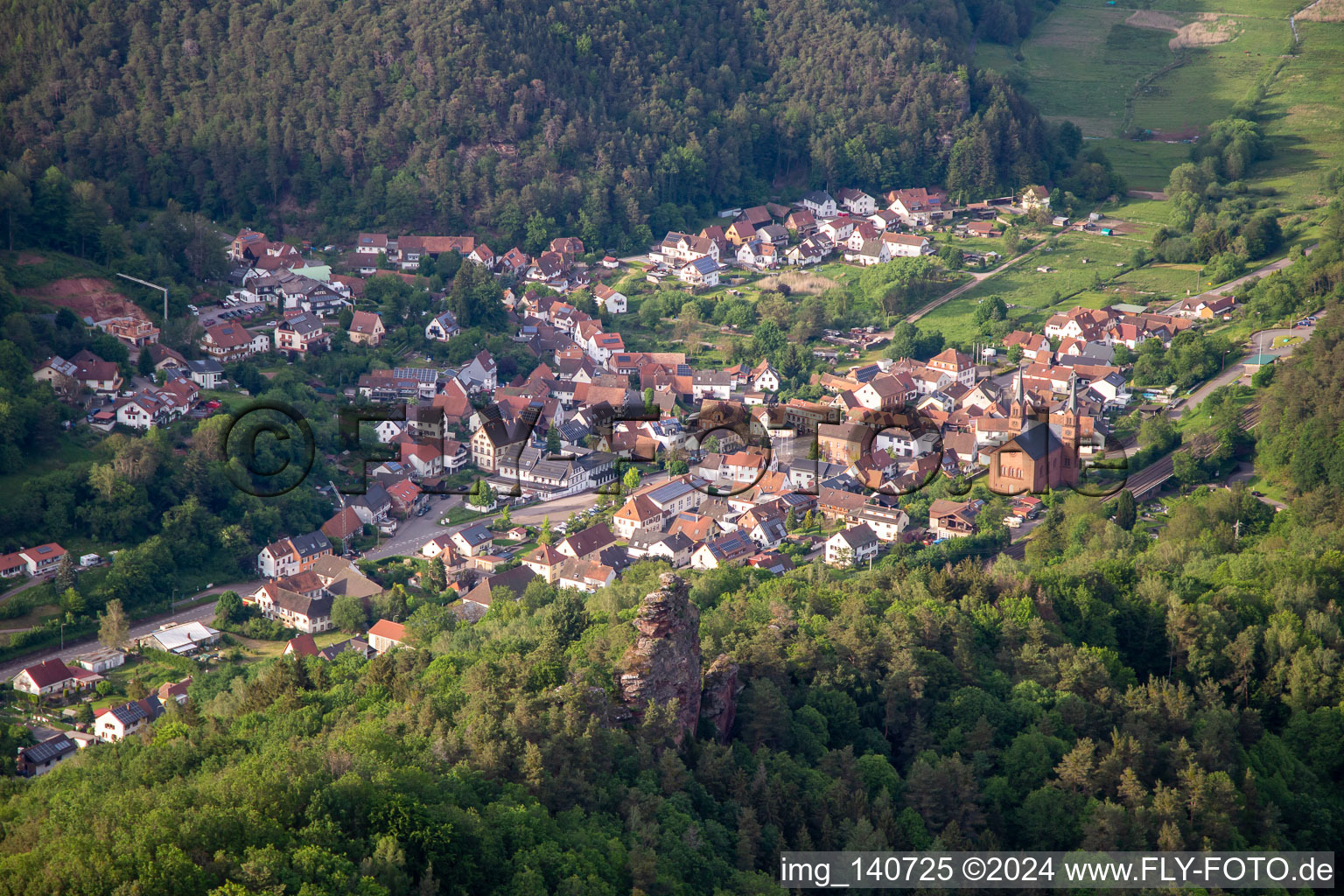 Wilgartswiesen von Süden im Bundesland Rheinland-Pfalz, Deutschland