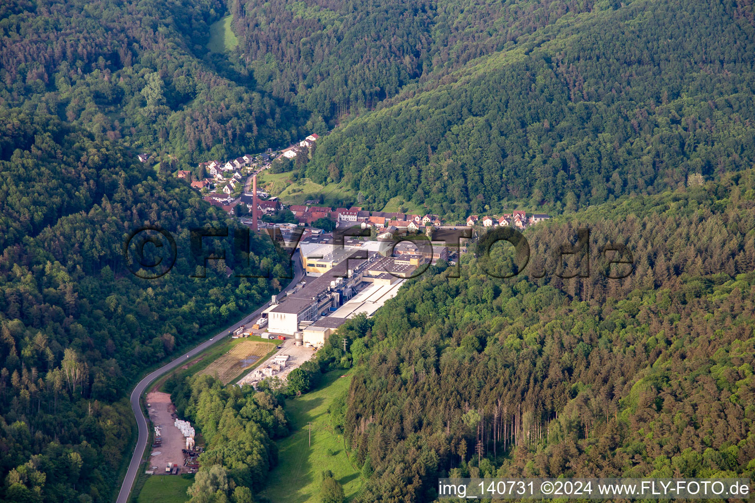 CHRIPA Paletten GmbH im Ortsteil Sarnstall in Annweiler am Trifels im Bundesland Rheinland-Pfalz, Deutschland