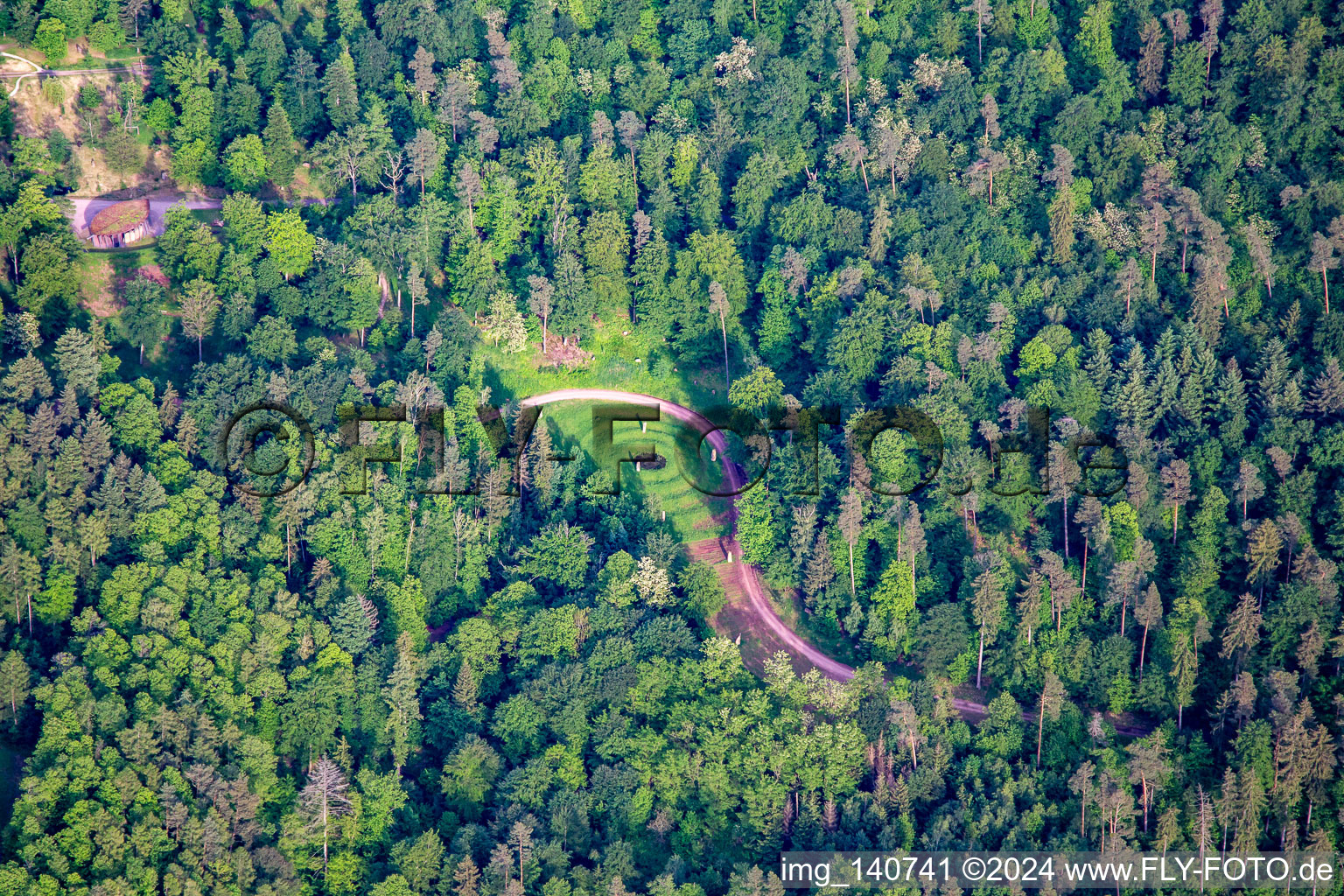 Luftbild von Trifelsruhe Naturbegräbnisstätte in Wernersberg im Bundesland Rheinland-Pfalz, Deutschland