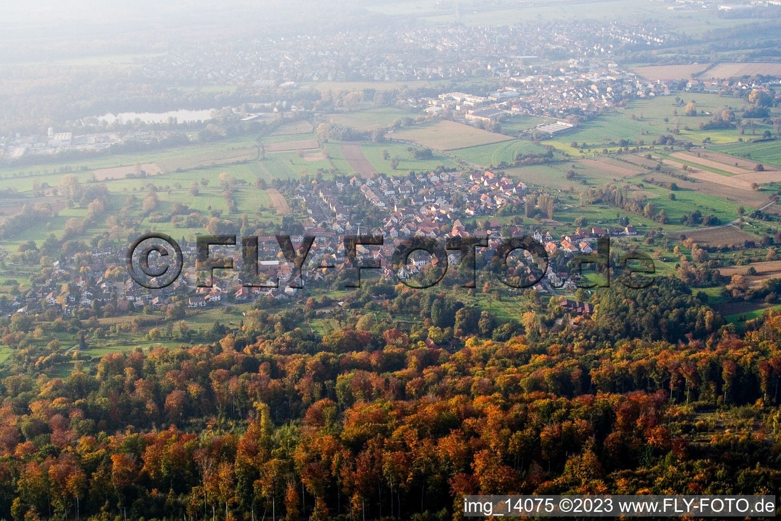 Ortsteil Oberweier in Ettlingen im Bundesland Baden-Württemberg, Deutschland aus der Luft betrachtet