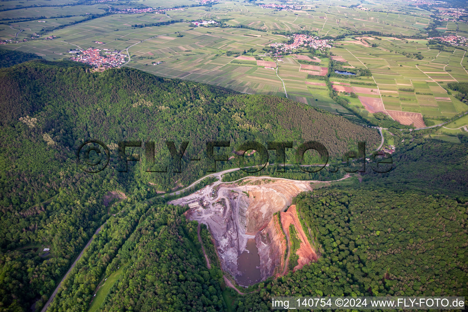 Pfalz Granit in Waldhambach im Bundesland Rheinland-Pfalz, Deutschland von oben