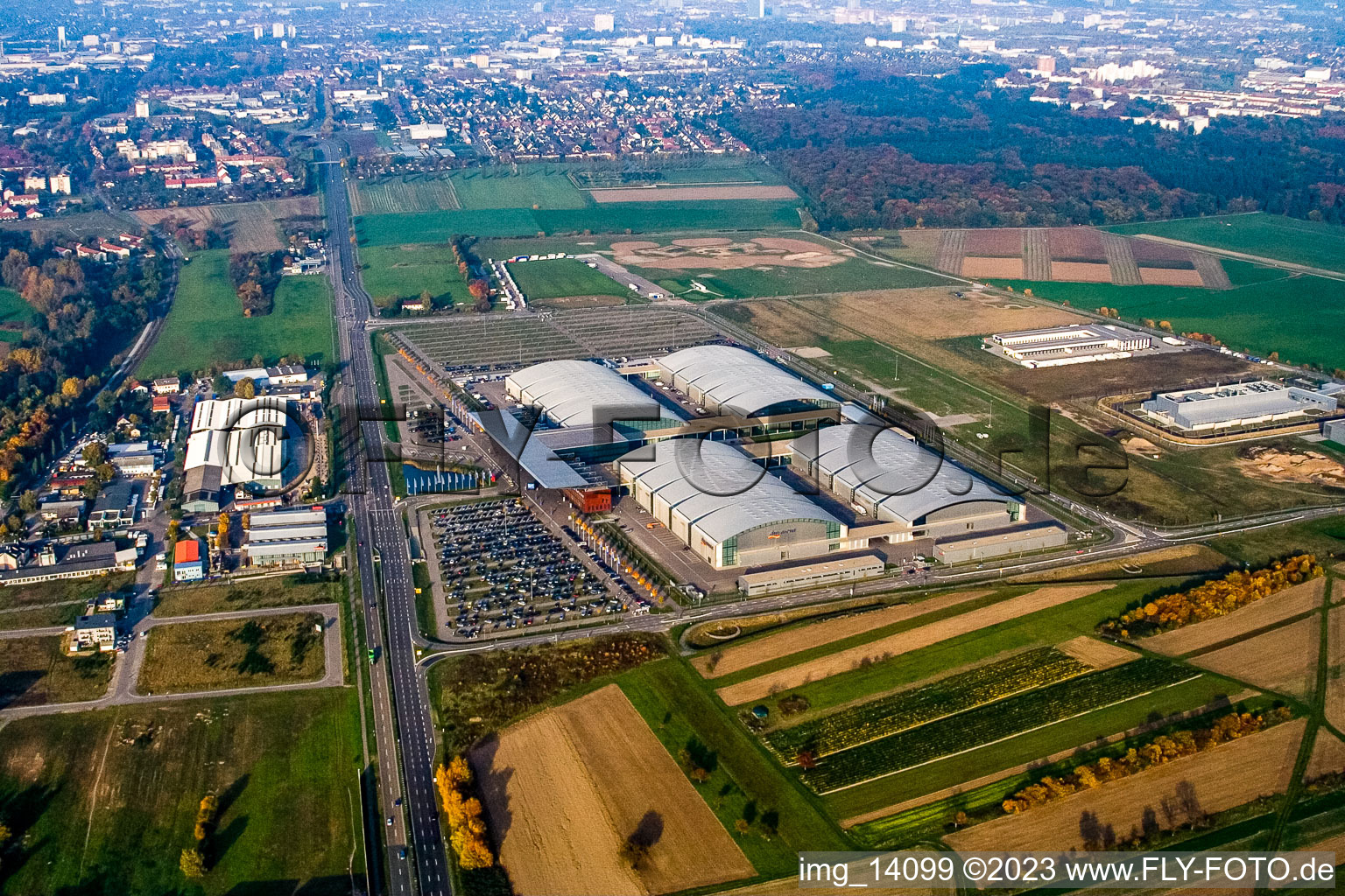 Luftbild von Neue Messe, DM-Arena im Ortsteil Forchheim in Rheinstetten im Bundesland Baden-Württemberg, Deutschland