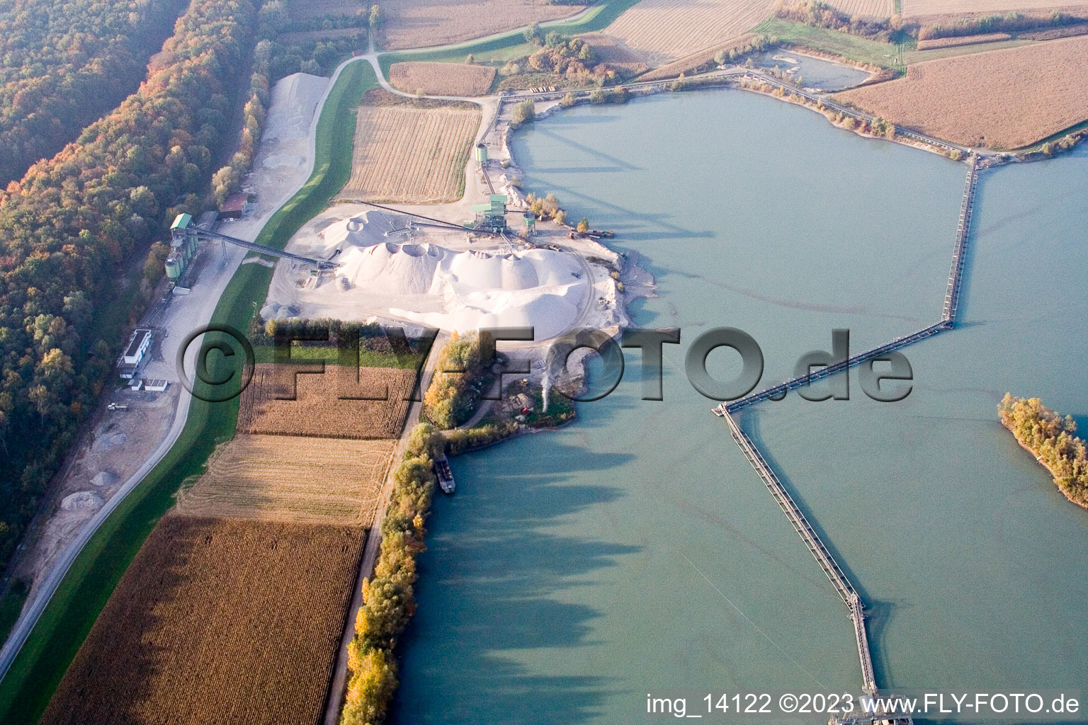 Luftbild von Hagenbach, Baggersee im Bundesland Rheinland-Pfalz, Deutschland