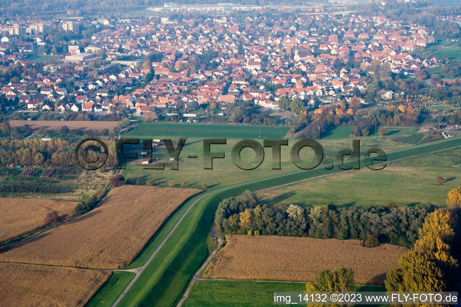 Luftbild von Ortsteil Maximiliansau in Wörth am Rhein im Bundesland Rheinland-Pfalz, Deutschland