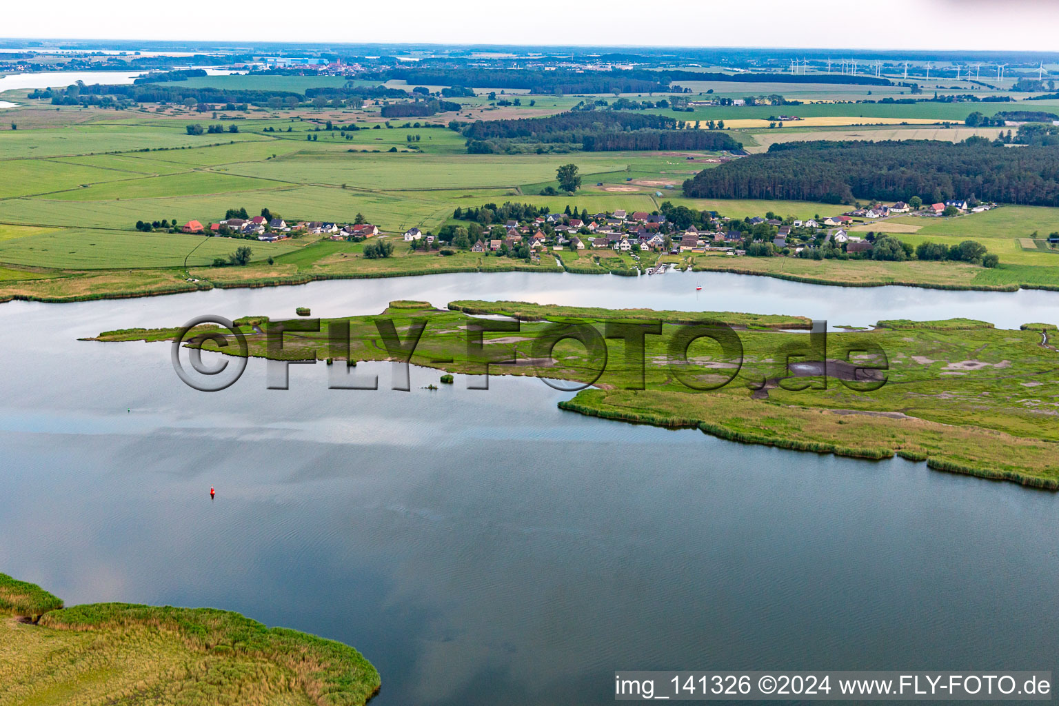 Blick von Peenemünde aus im Ortsteil Hollendorf in Kröslin im Bundesland Mecklenburg-Vorpommern, Deutschland