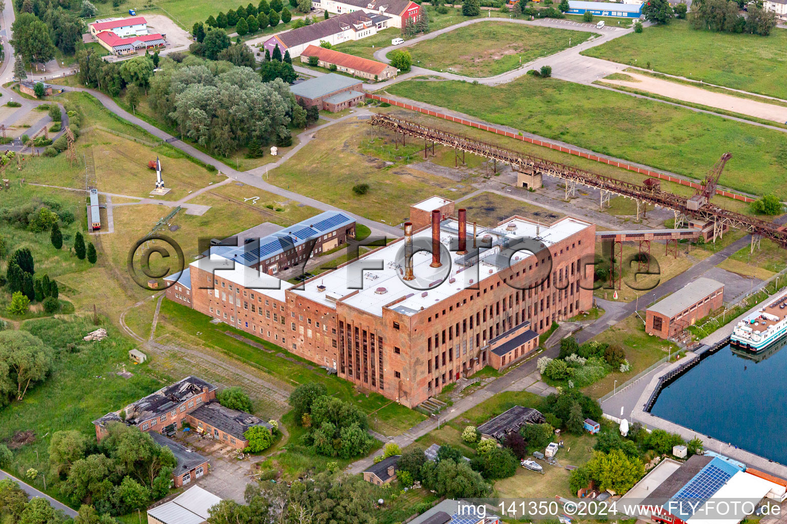 Luftaufnahme von Historisch-Technisches Museum Peenemünde zum Raketenbau im 2. Weltkrieg im ehemaligen Kraftwerk im Bundesland Mecklenburg-Vorpommern, Deutschland