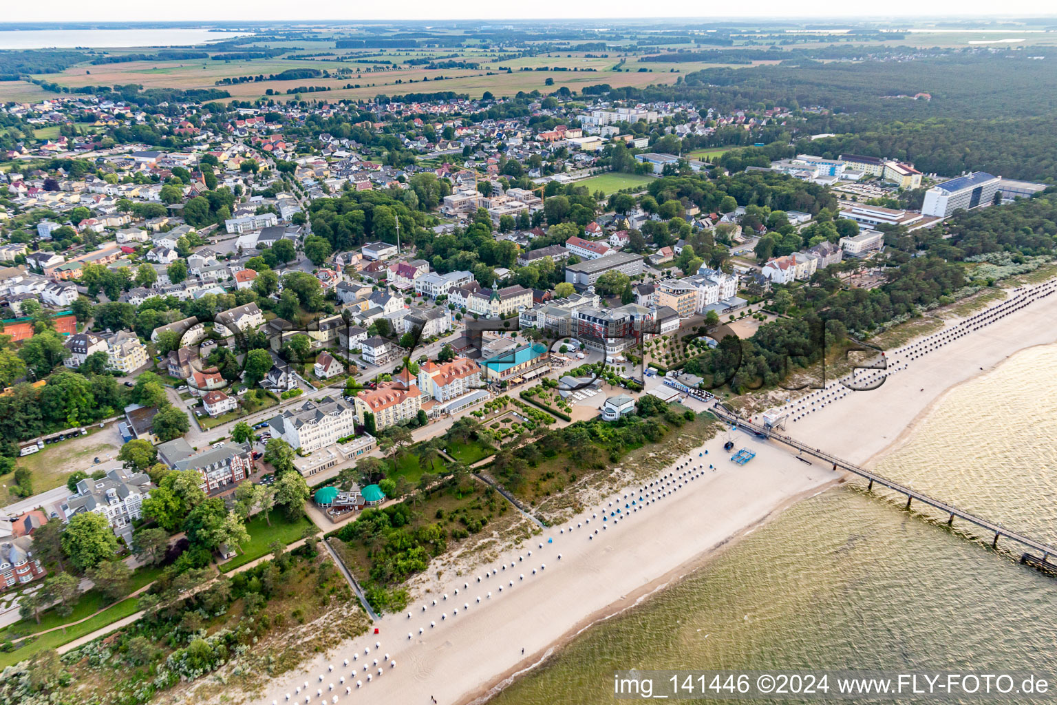 Luftbild von Zinnowitzer Strand im Bundesland Mecklenburg-Vorpommern, Deutschland