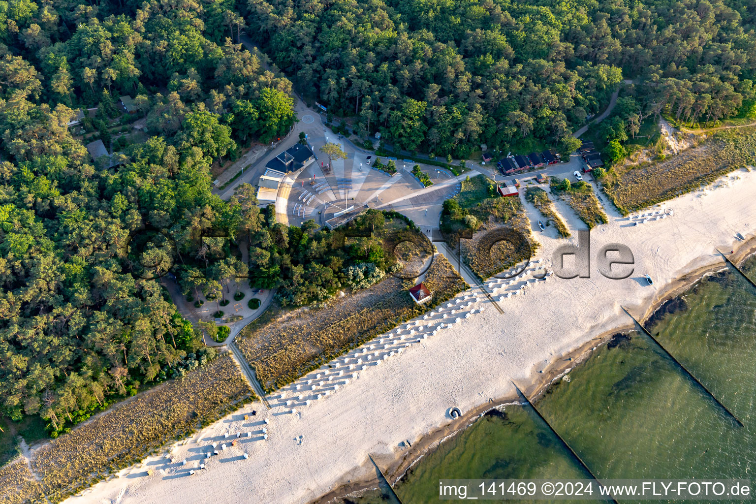 Strand und Kurplatz Zempin im Bundesland Mecklenburg-Vorpommern, Deutschland