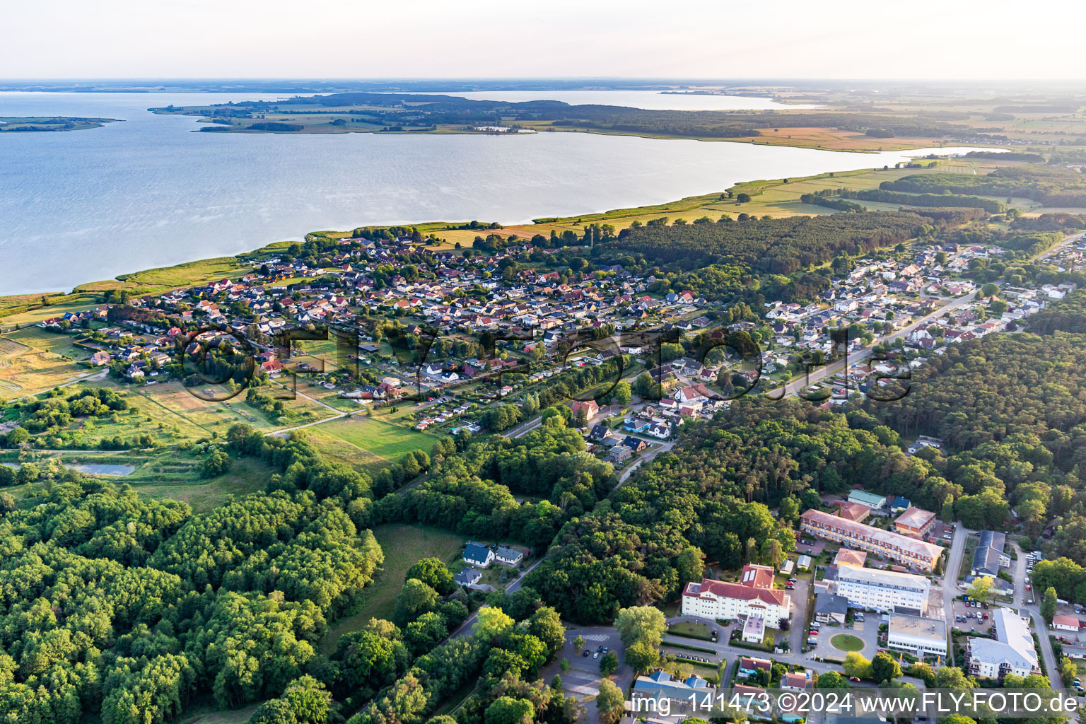 Luftbild von Achterewasserseite in Zempin im Bundesland Mecklenburg-Vorpommern, Deutschland