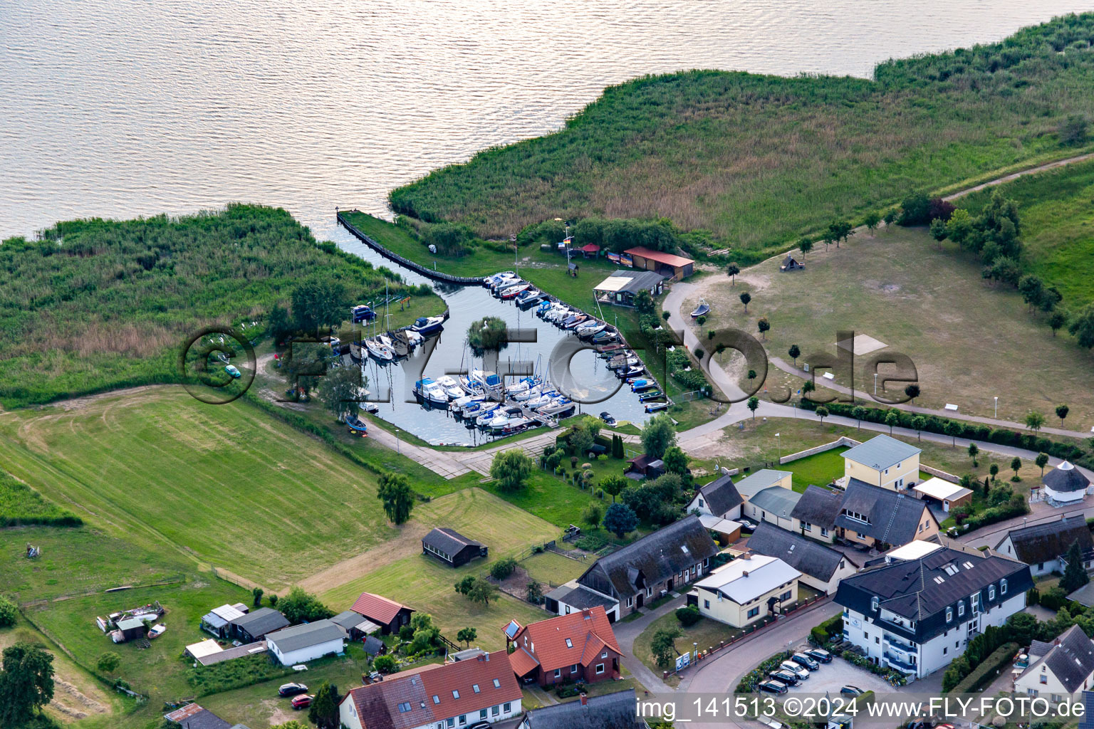 Jacht-Hafen Loddin zum Achterwasser im Bundesland Mecklenburg-Vorpommern, Deutschland von oben