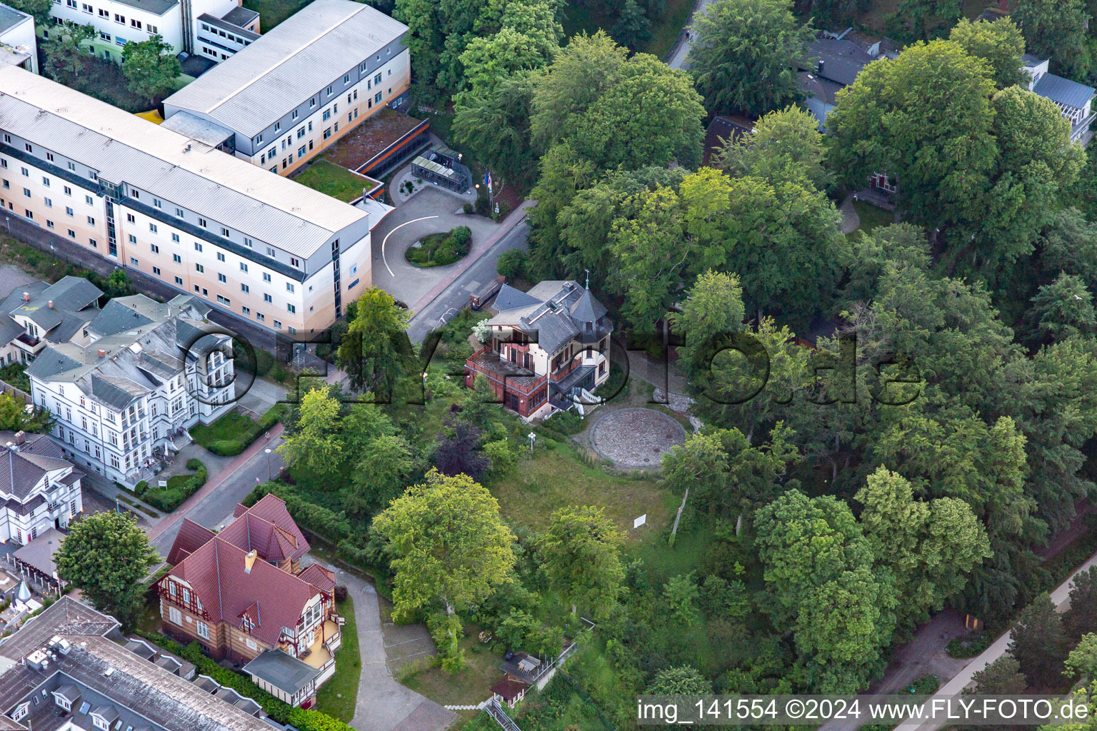 Strandvillen mit Historischer Architektur an der Kulmstr in Heringsdorf im Bundesland Mecklenburg-Vorpommern, Deutschland